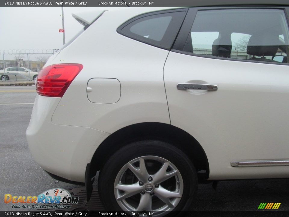 2013 Nissan Rogue S AWD Pearl White / Gray Photo #15