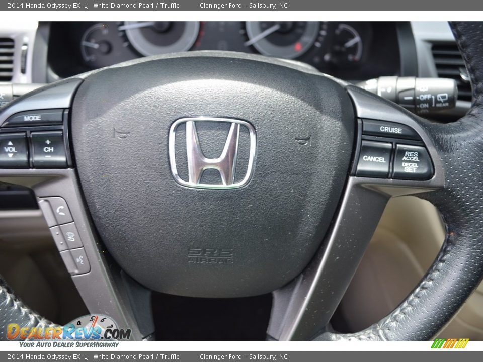 2014 Honda Odyssey EX-L White Diamond Pearl / Truffle Photo #24
