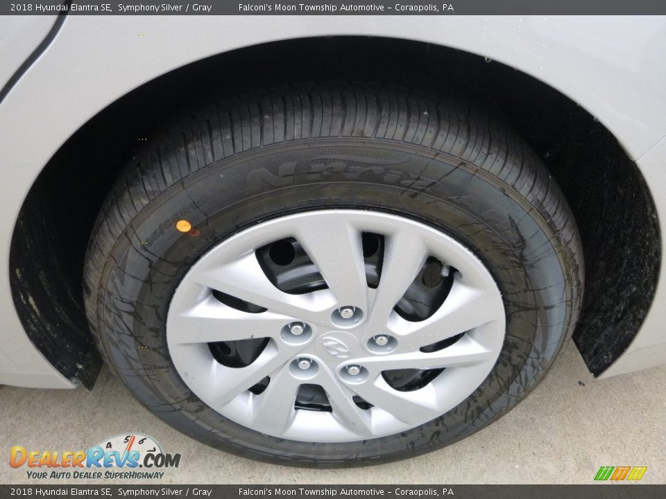 2018 Hyundai Elantra SE Symphony Silver / Gray Photo #8