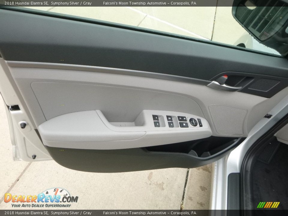 Door Panel of 2018 Hyundai Elantra SE Photo #11