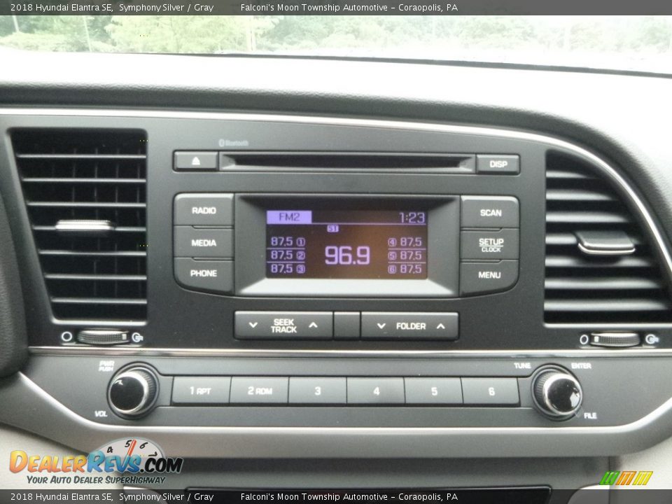 Controls of 2018 Hyundai Elantra SE Photo #14