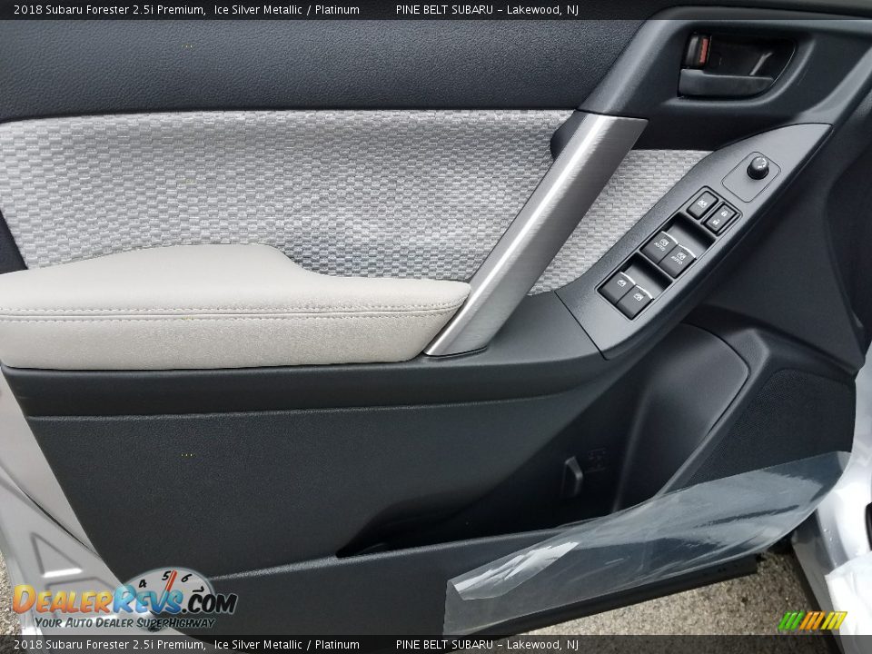 2018 Subaru Forester 2.5i Premium Ice Silver Metallic / Platinum Photo #8