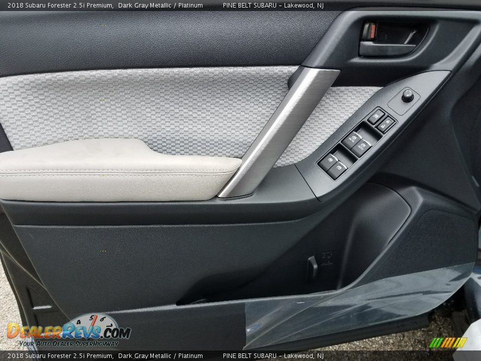 2018 Subaru Forester 2.5i Premium Dark Gray Metallic / Platinum Photo #7