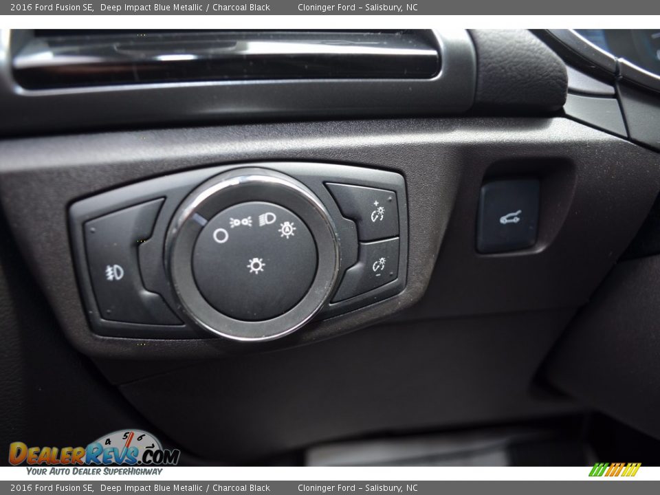 2016 Ford Fusion SE Deep Impact Blue Metallic / Charcoal Black Photo #20