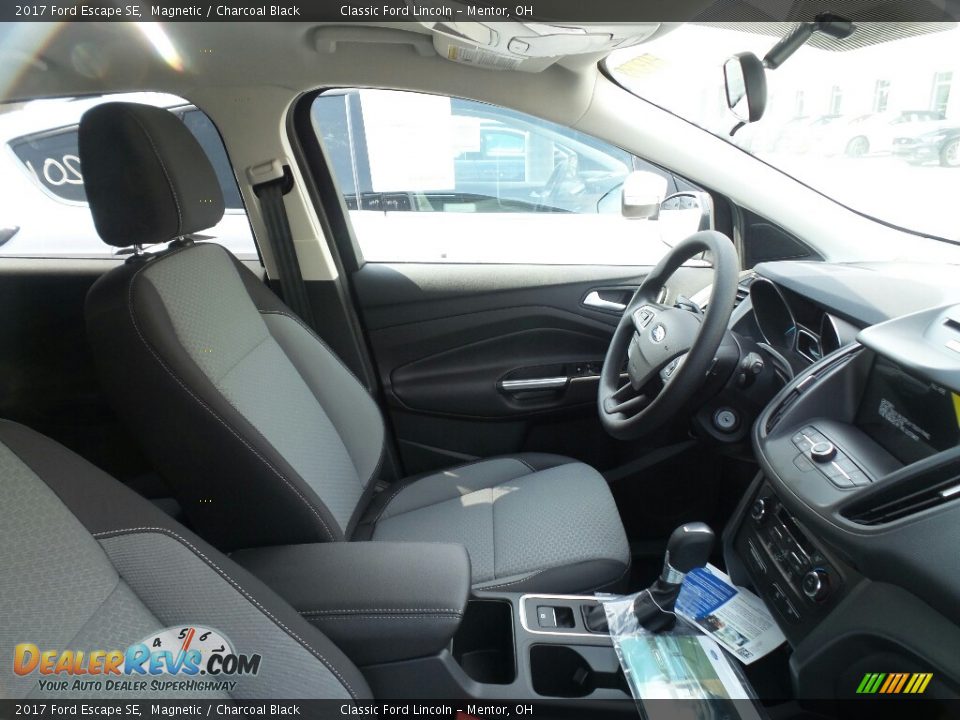 2017 Ford Escape SE Magnetic / Charcoal Black Photo #4