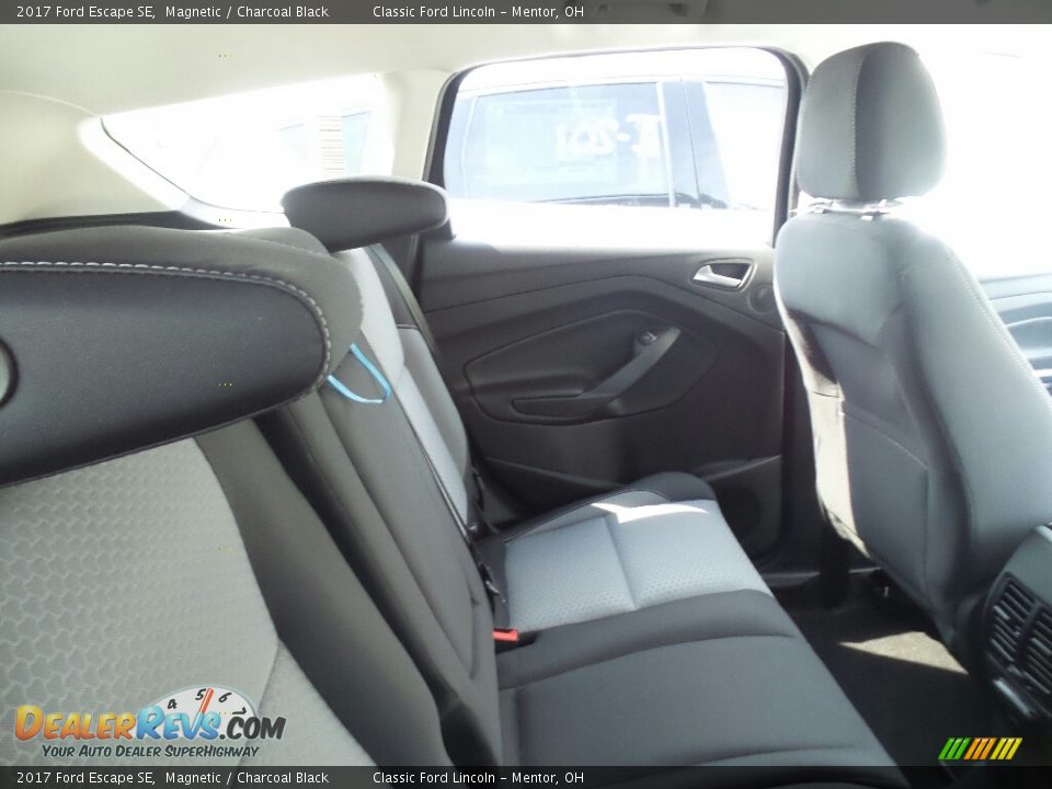 2017 Ford Escape SE Magnetic / Charcoal Black Photo #5