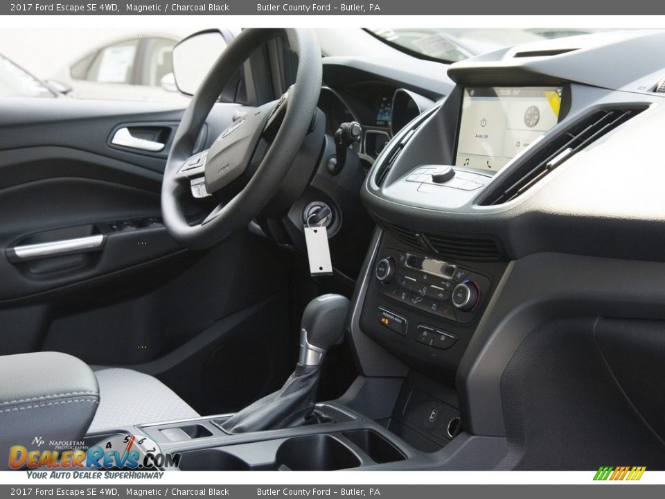 2017 Ford Escape SE 4WD Magnetic / Charcoal Black Photo #9