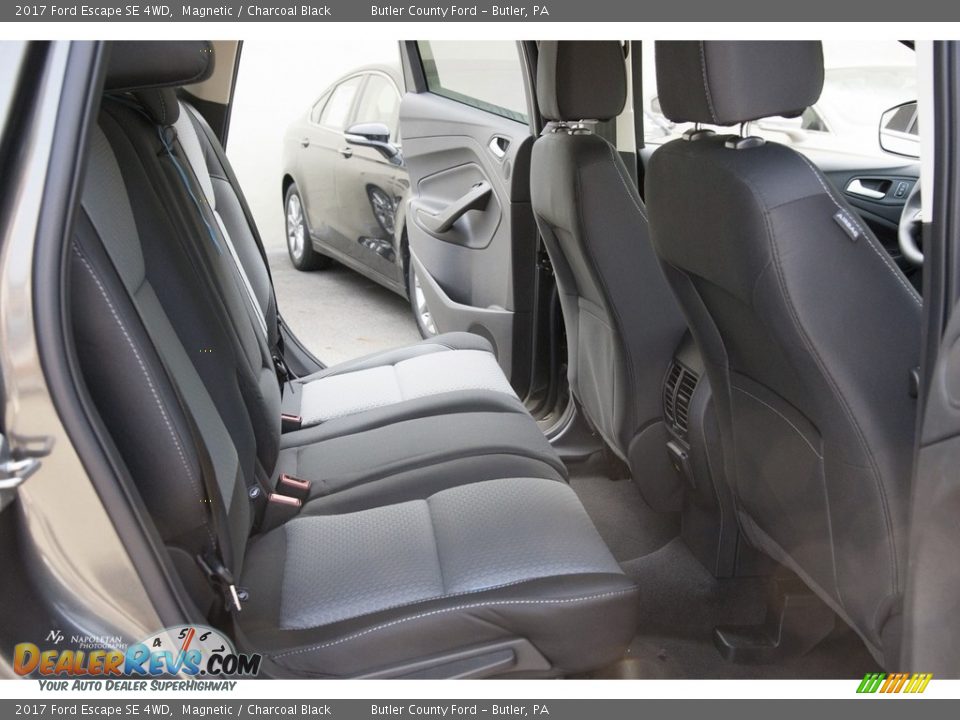 2017 Ford Escape SE 4WD Magnetic / Charcoal Black Photo #10