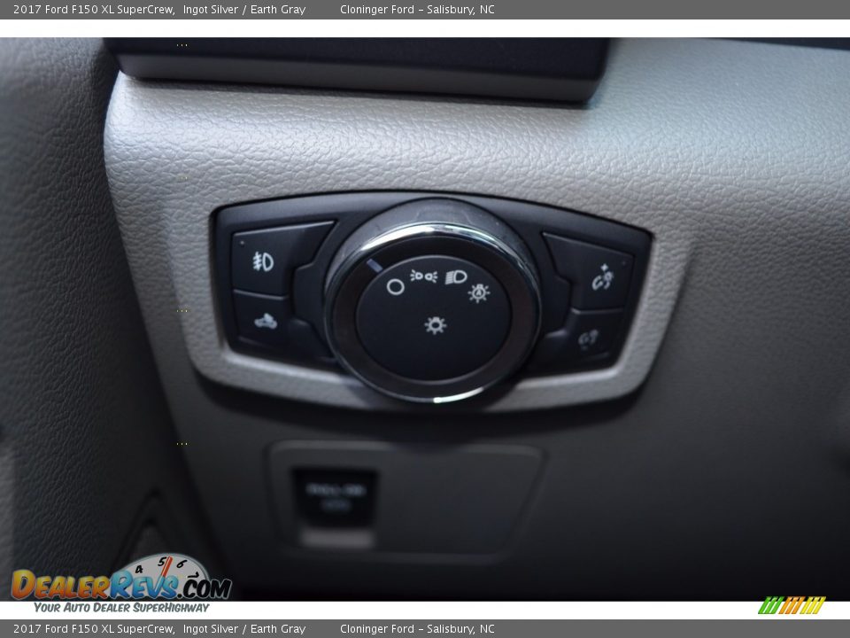 2017 Ford F150 XL SuperCrew Ingot Silver / Earth Gray Photo #17