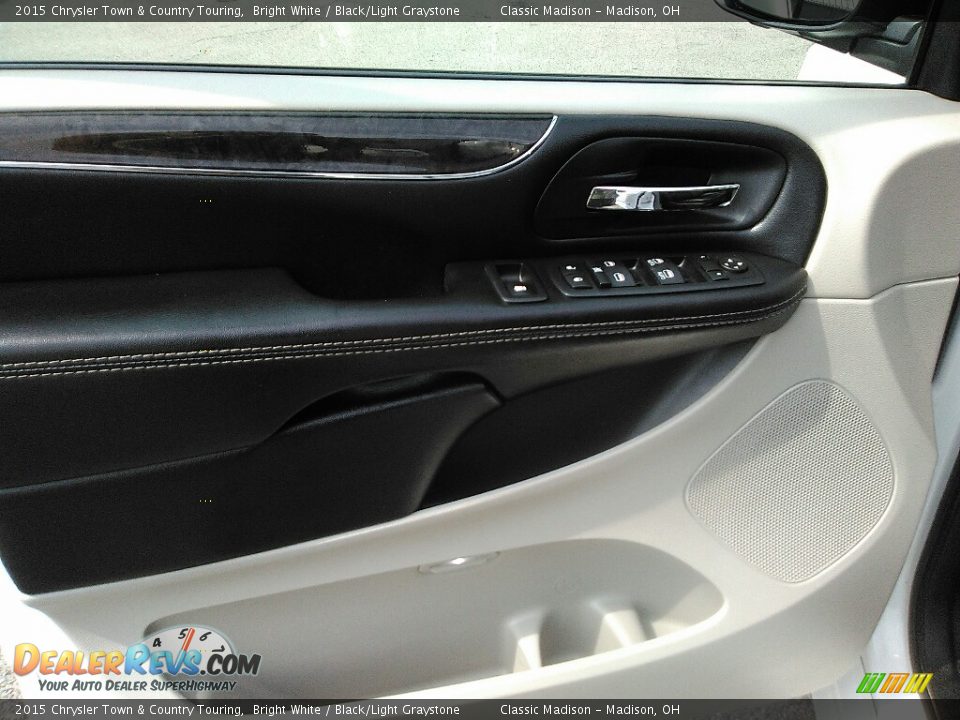 2015 Chrysler Town & Country Touring Bright White / Black/Light Graystone Photo #7