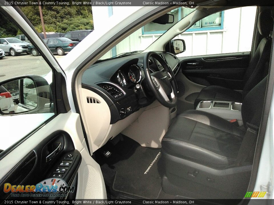 2015 Chrysler Town & Country Touring Bright White / Black/Light Graystone Photo #8