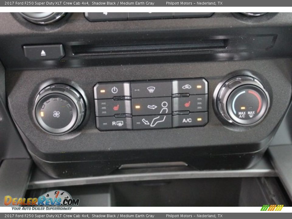 2017 Ford F250 Super Duty XLT Crew Cab 4x4 Shadow Black / Medium Earth Gray Photo #14