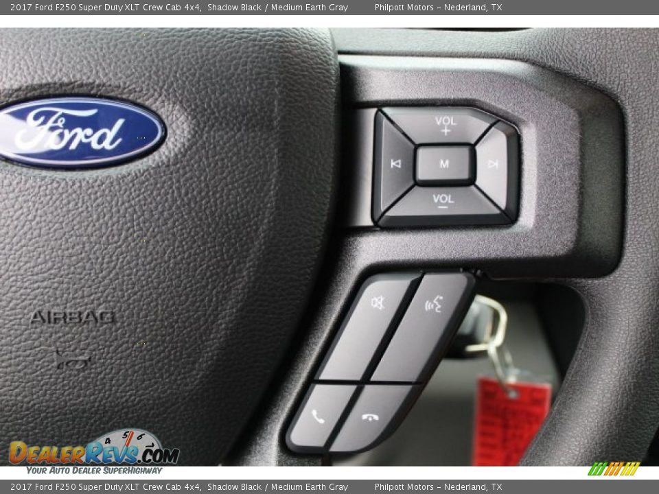 2017 Ford F250 Super Duty XLT Crew Cab 4x4 Shadow Black / Medium Earth Gray Photo #17
