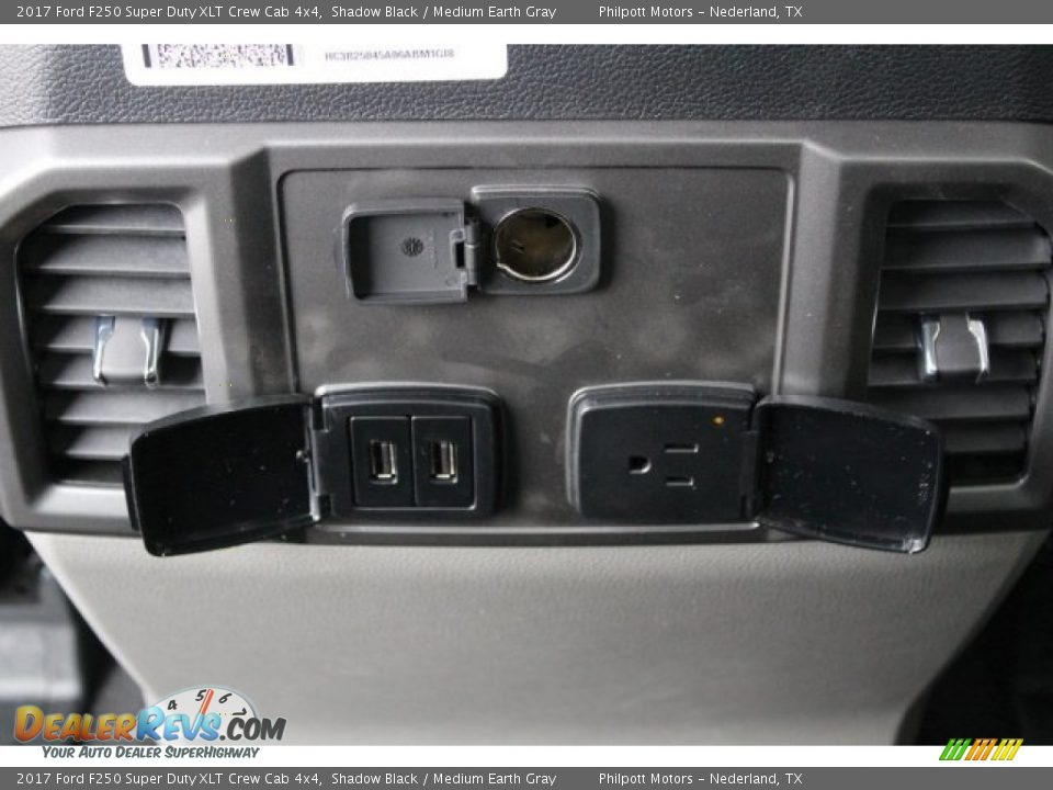 2017 Ford F250 Super Duty XLT Crew Cab 4x4 Shadow Black / Medium Earth Gray Photo #20