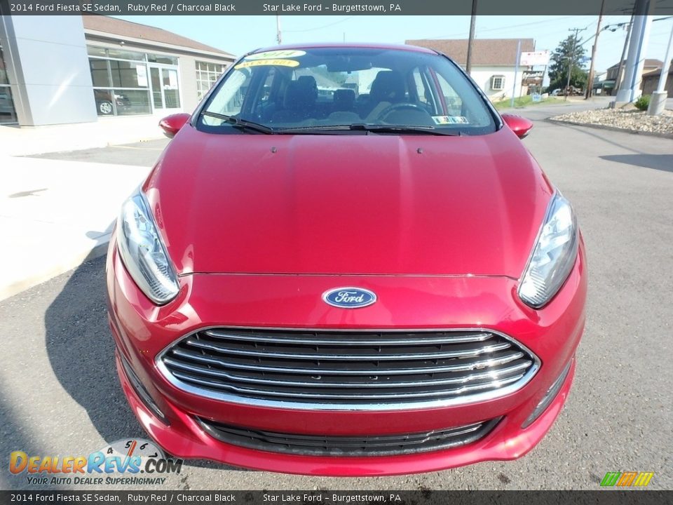 2014 Ford Fiesta SE Sedan Ruby Red / Charcoal Black Photo #2