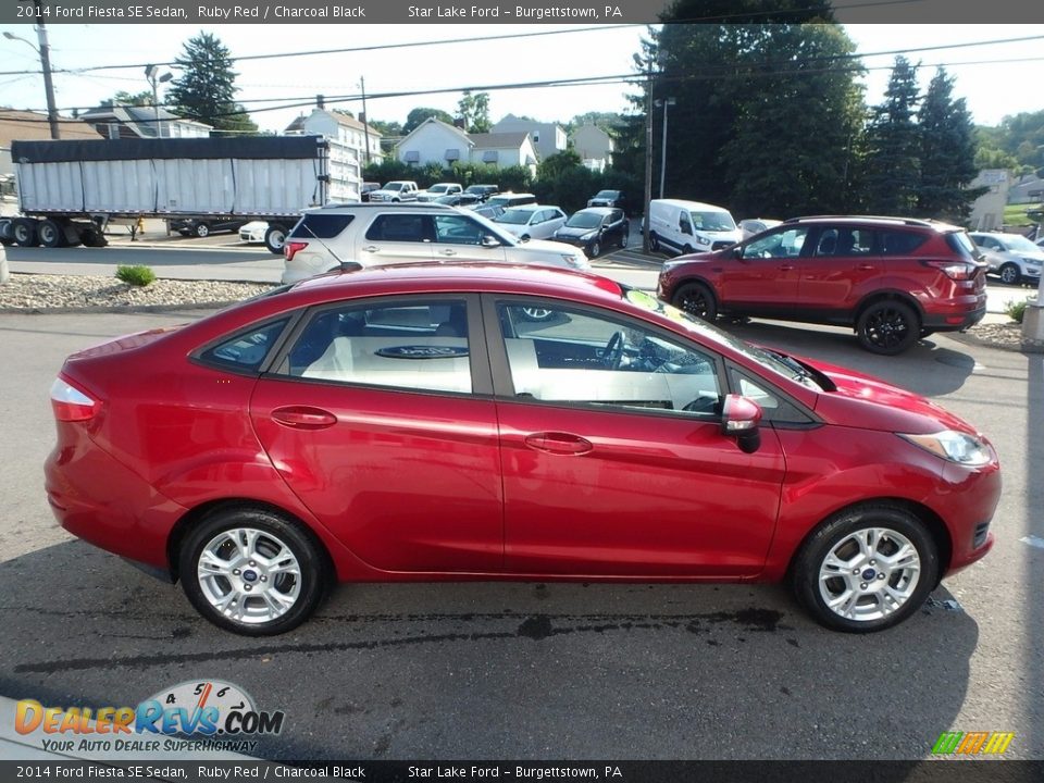 2014 Ford Fiesta SE Sedan Ruby Red / Charcoal Black Photo #4