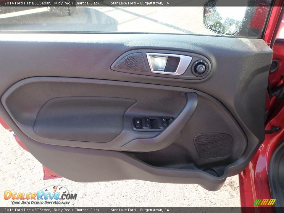 2014 Ford Fiesta SE Sedan Ruby Red / Charcoal Black Photo #12