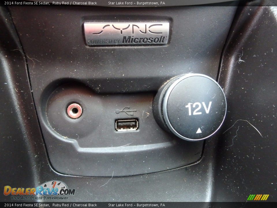 2014 Ford Fiesta SE Sedan Ruby Red / Charcoal Black Photo #16