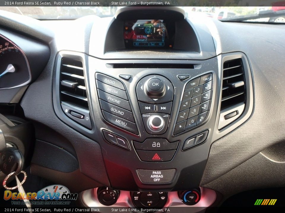 2014 Ford Fiesta SE Sedan Ruby Red / Charcoal Black Photo #17