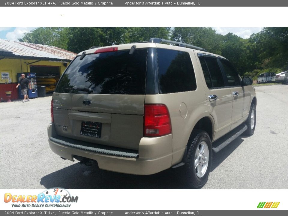 2004 Ford Explorer XLT 4x4 Pueblo Gold Metallic / Graphite Photo #3