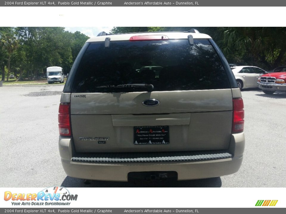 2004 Ford Explorer XLT 4x4 Pueblo Gold Metallic / Graphite Photo #4
