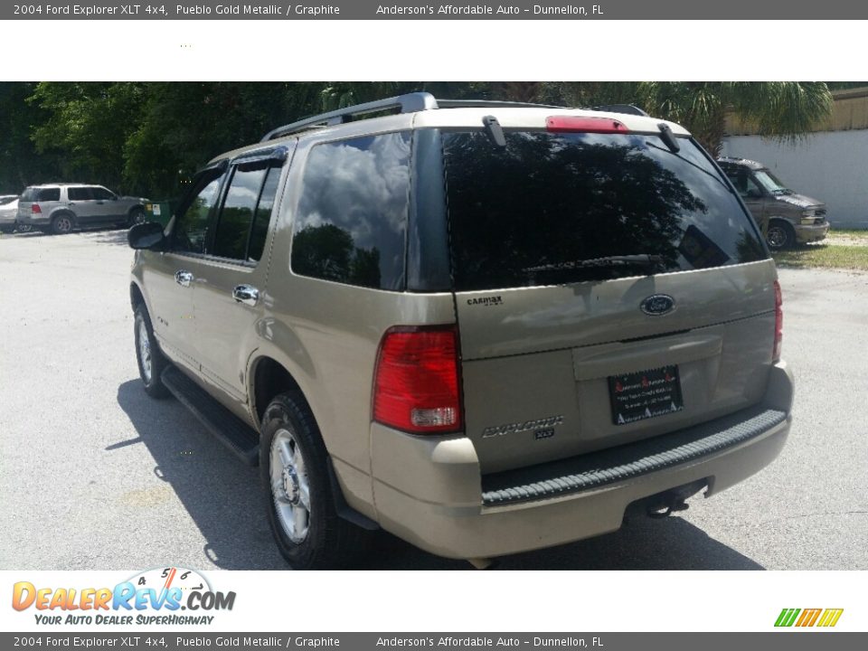 2004 Ford Explorer XLT 4x4 Pueblo Gold Metallic / Graphite Photo #5