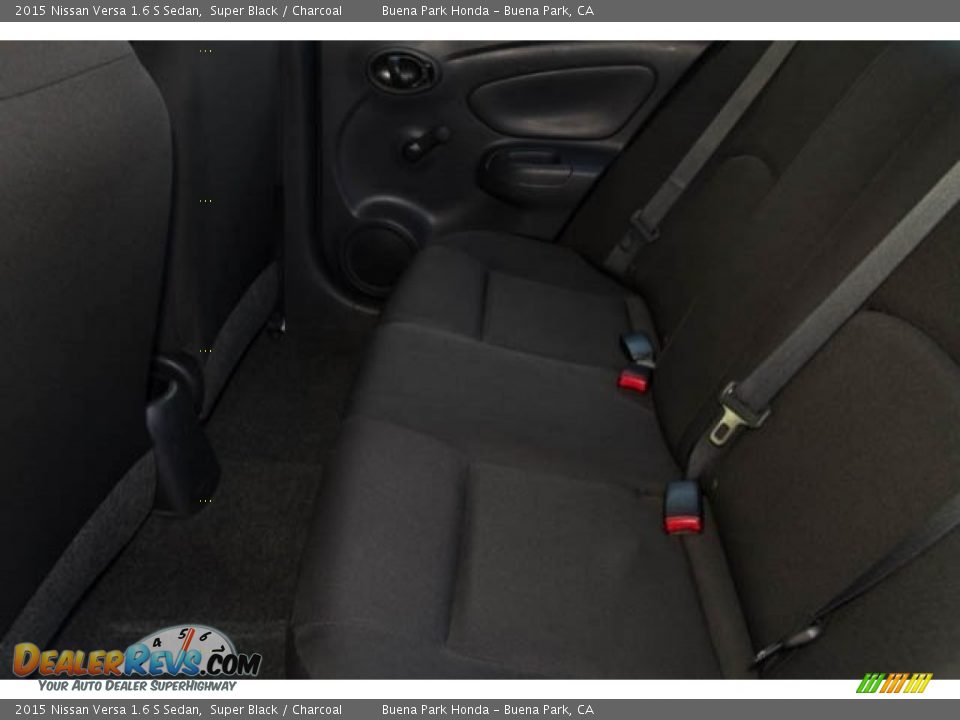 2015 Nissan Versa 1.6 S Sedan Super Black / Charcoal Photo #4
