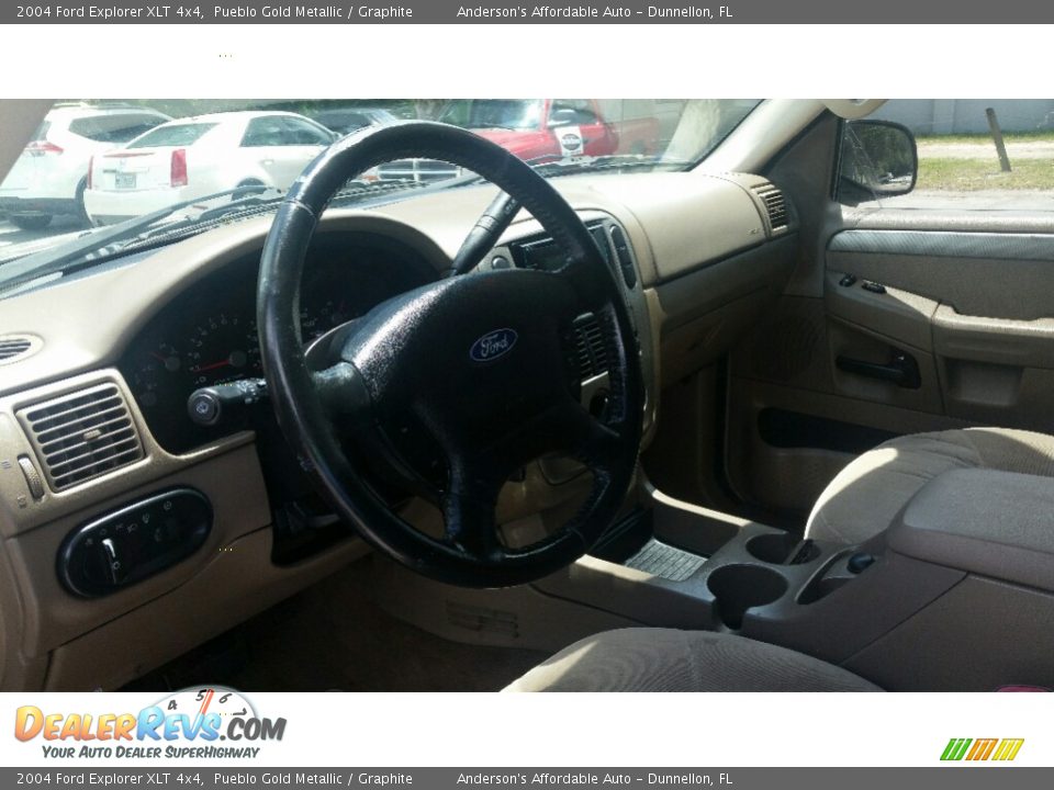 2004 Ford Explorer XLT 4x4 Pueblo Gold Metallic / Graphite Photo #11