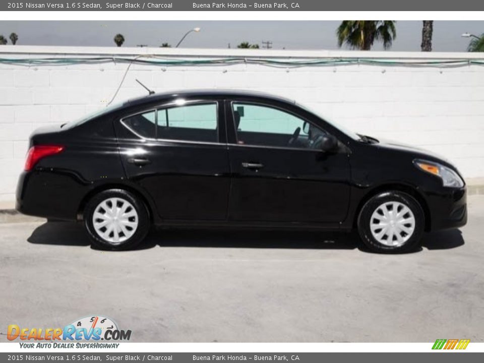2015 Nissan Versa 1.6 S Sedan Super Black / Charcoal Photo #8