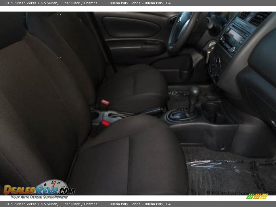 2015 Nissan Versa 1.6 S Sedan Super Black / Charcoal Photo #16