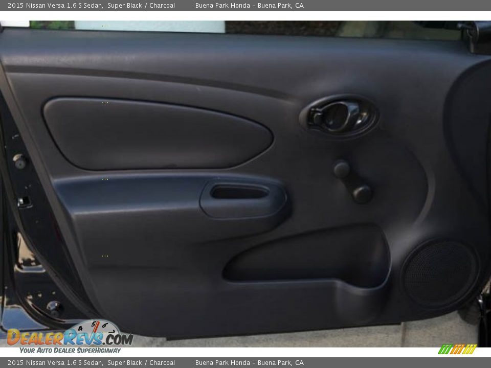 2015 Nissan Versa 1.6 S Sedan Super Black / Charcoal Photo #19