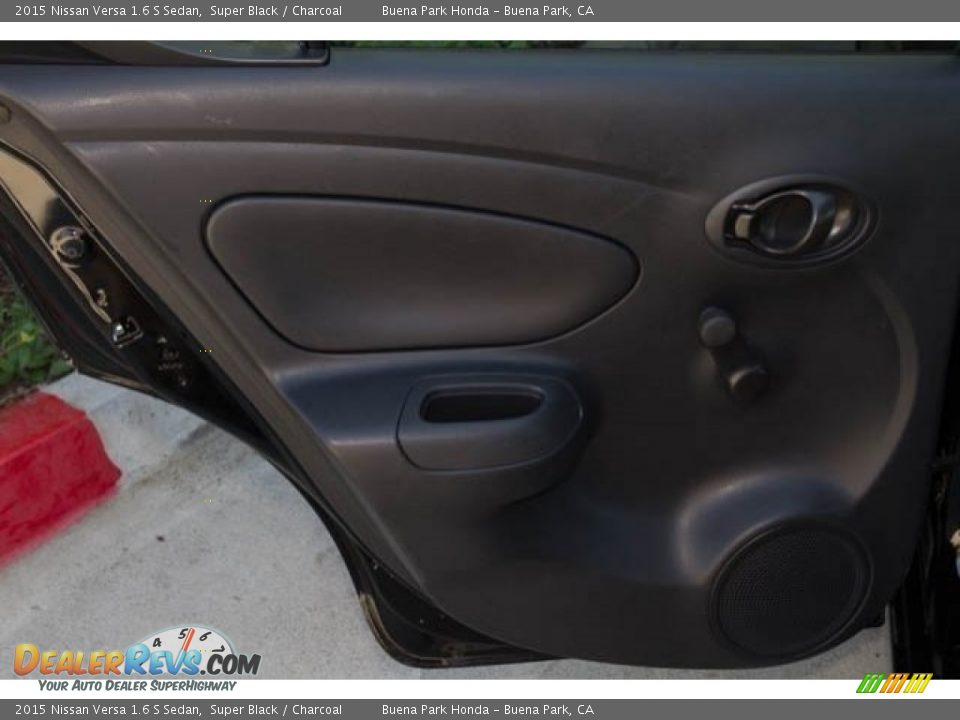 2015 Nissan Versa 1.6 S Sedan Super Black / Charcoal Photo #20