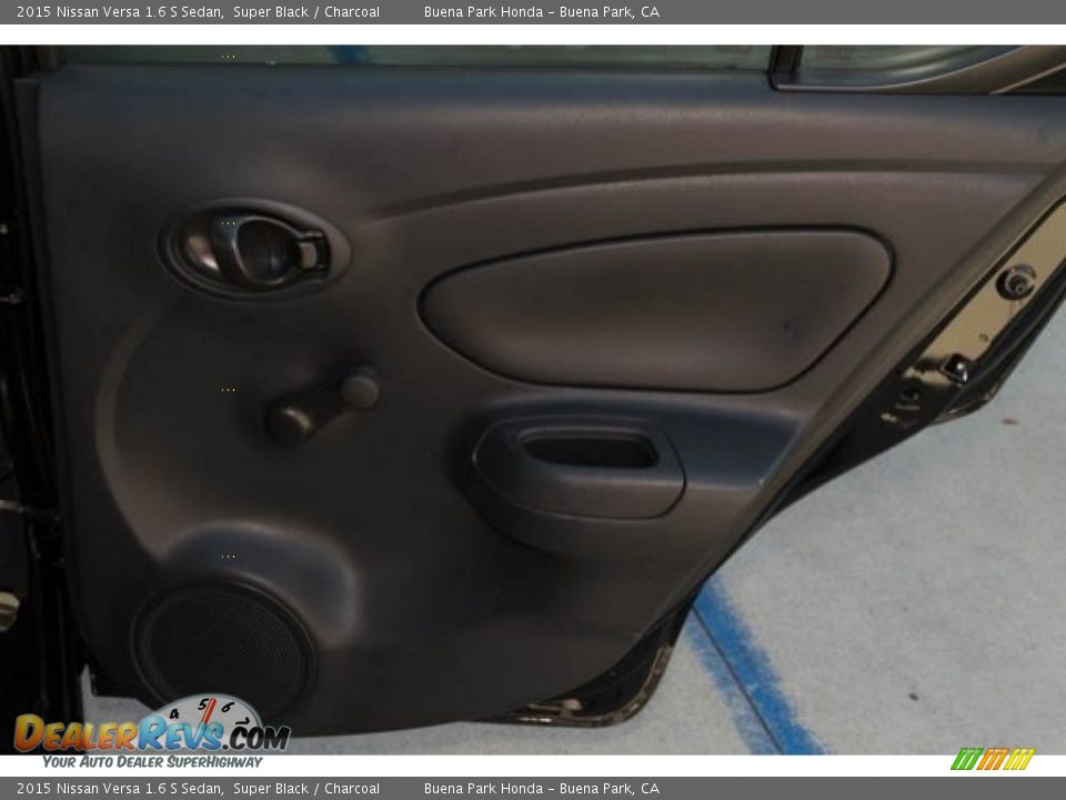2015 Nissan Versa 1.6 S Sedan Super Black / Charcoal Photo #21