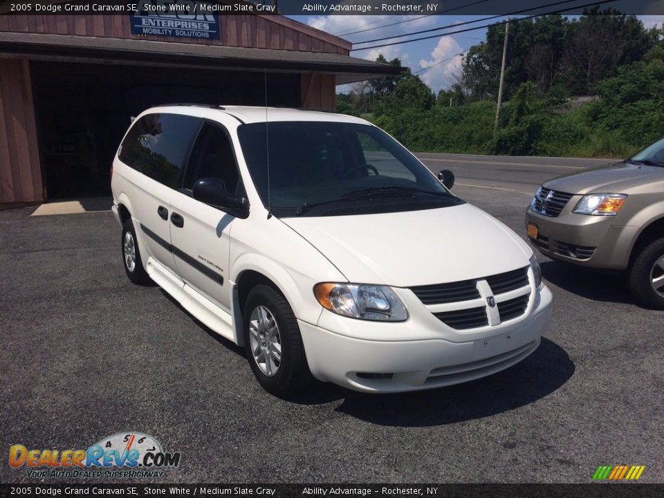 2005 Dodge Grand Caravan SE Stone White / Medium Slate Gray Photo #2