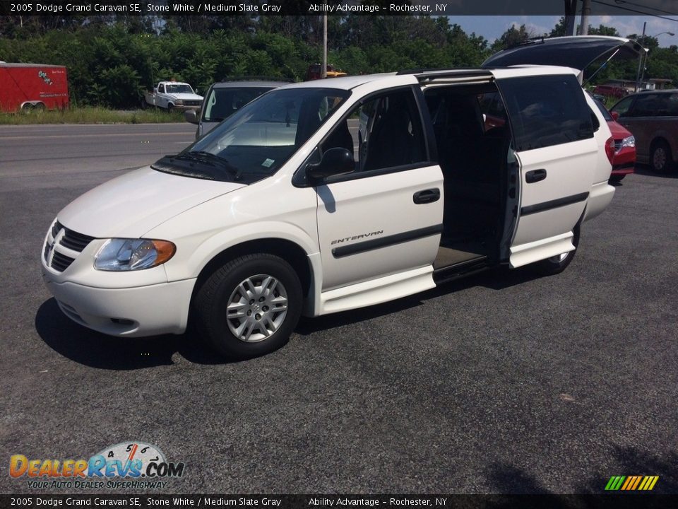 2005 Dodge Grand Caravan SE Stone White / Medium Slate Gray Photo #10