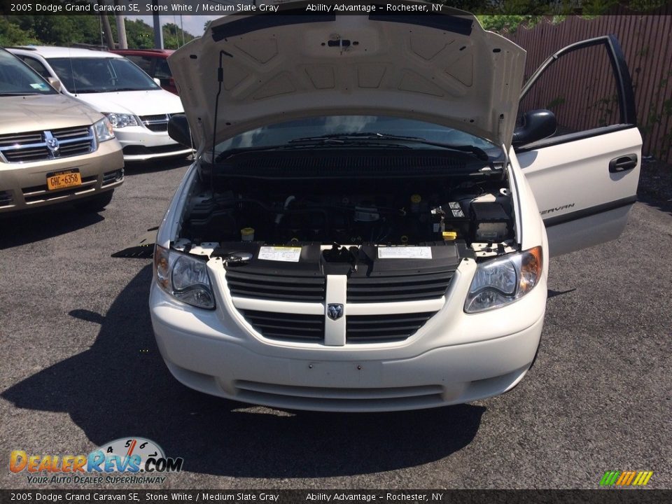 2005 Dodge Grand Caravan SE Stone White / Medium Slate Gray Photo #12