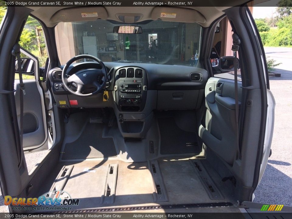 2005 Dodge Grand Caravan SE Stone White / Medium Slate Gray Photo #18
