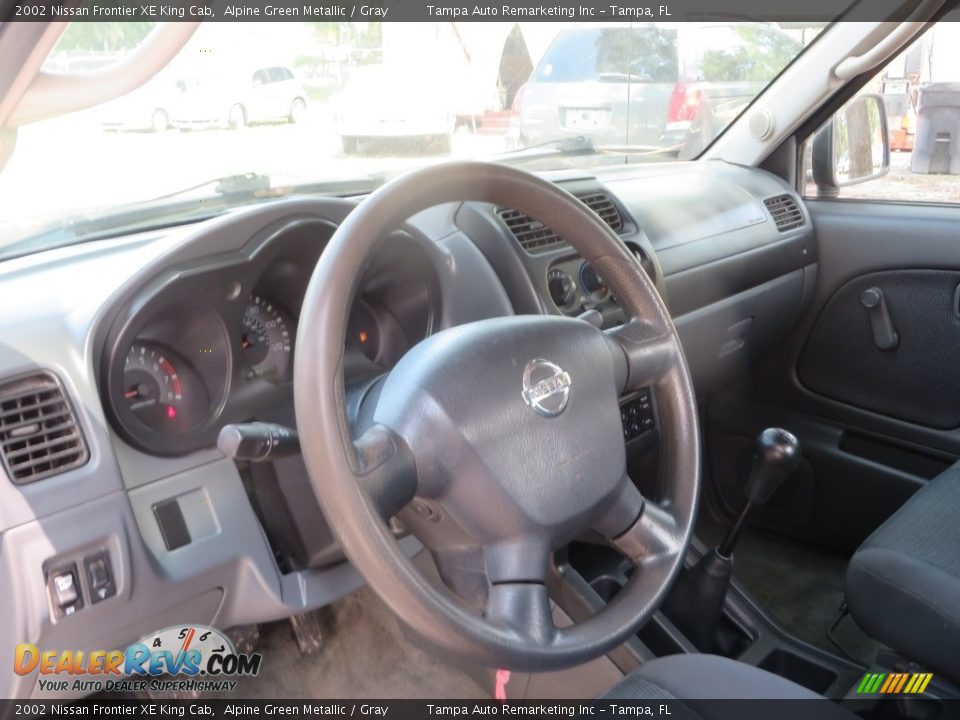 2002 Nissan Frontier XE King Cab Alpine Green Metallic / Gray Photo #15