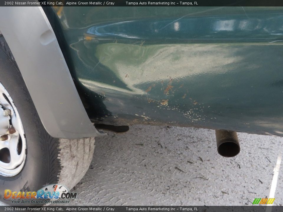 2002 Nissan Frontier XE King Cab Alpine Green Metallic / Gray Photo #28