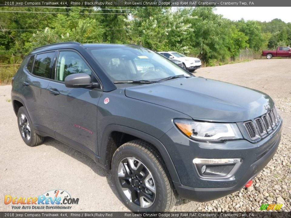 Front 3/4 View of 2018 Jeep Compass Trailhawk 4x4 Photo #7