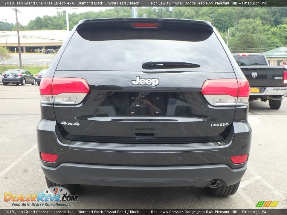 2018 Jeep Grand Cherokee Laredo 4x4 Diamond Black Crystal Pearl / Black Photo #4