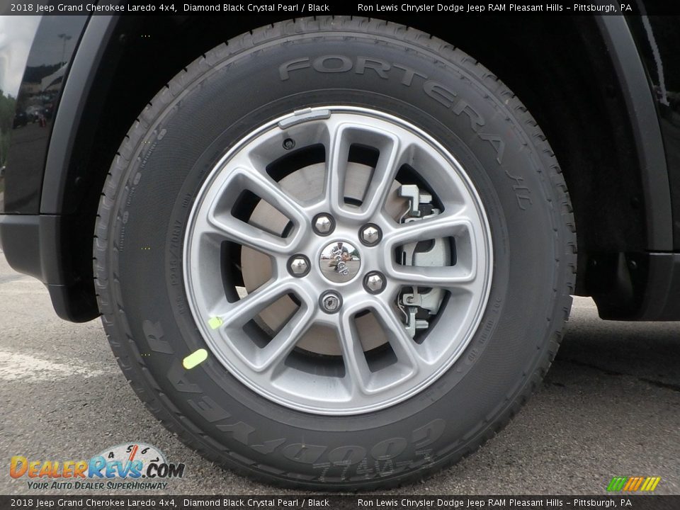 2018 Jeep Grand Cherokee Laredo 4x4 Diamond Black Crystal Pearl / Black Photo #8