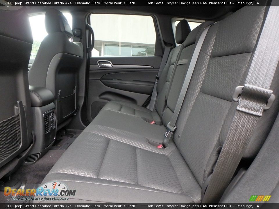 2018 Jeep Grand Cherokee Laredo 4x4 Diamond Black Crystal Pearl / Black Photo #10