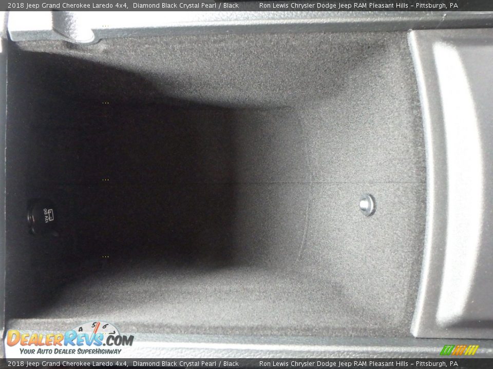 2018 Jeep Grand Cherokee Laredo 4x4 Diamond Black Crystal Pearl / Black Photo #17