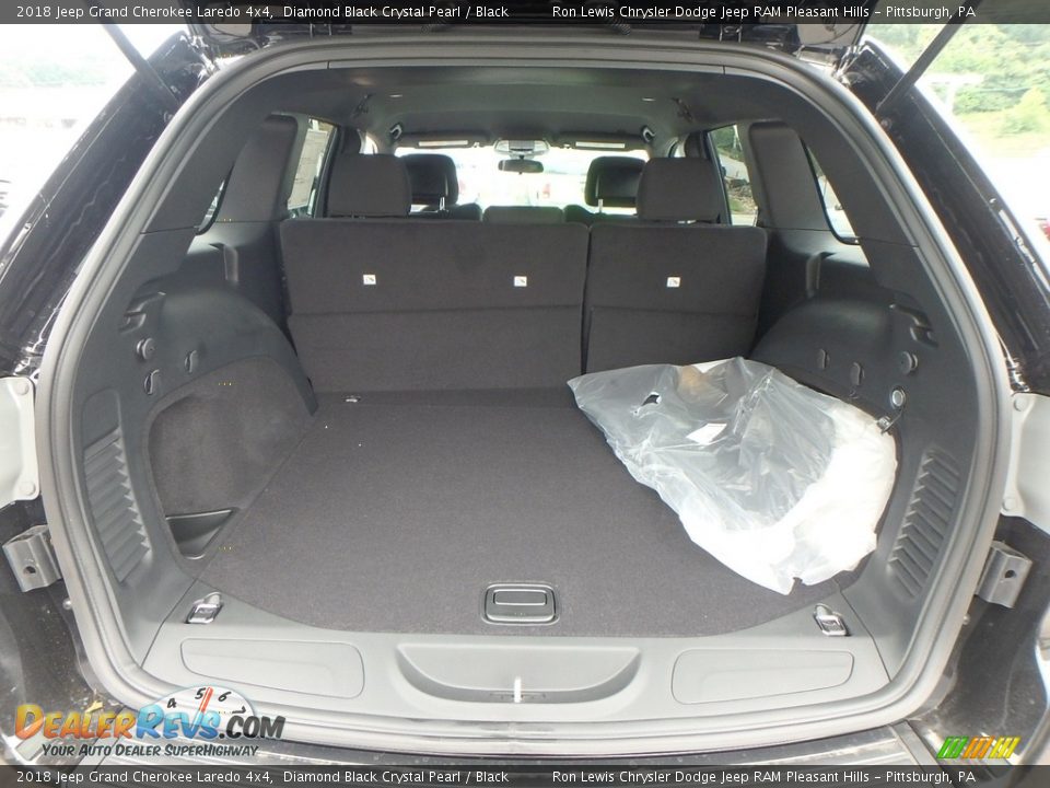 2018 Jeep Grand Cherokee Laredo 4x4 Diamond Black Crystal Pearl / Black Photo #20