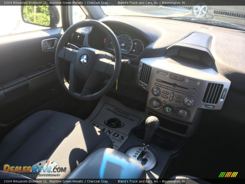 2004 Mitsubishi Endeavor LS Machine Green Metallic / Charcoal Gray Photo #3