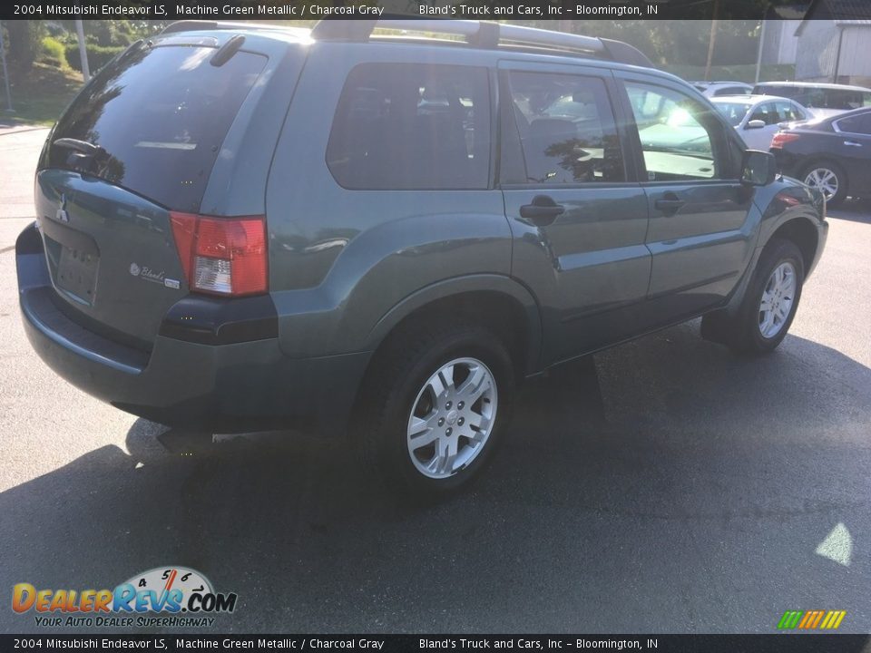 2004 Mitsubishi Endeavor LS Machine Green Metallic / Charcoal Gray Photo #6