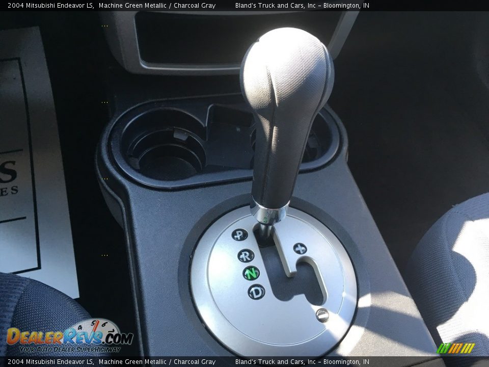 2004 Mitsubishi Endeavor LS Machine Green Metallic / Charcoal Gray Photo #8