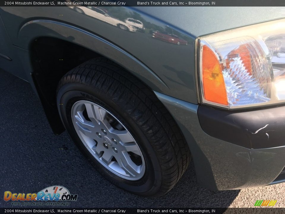 2004 Mitsubishi Endeavor LS Machine Green Metallic / Charcoal Gray Photo #17