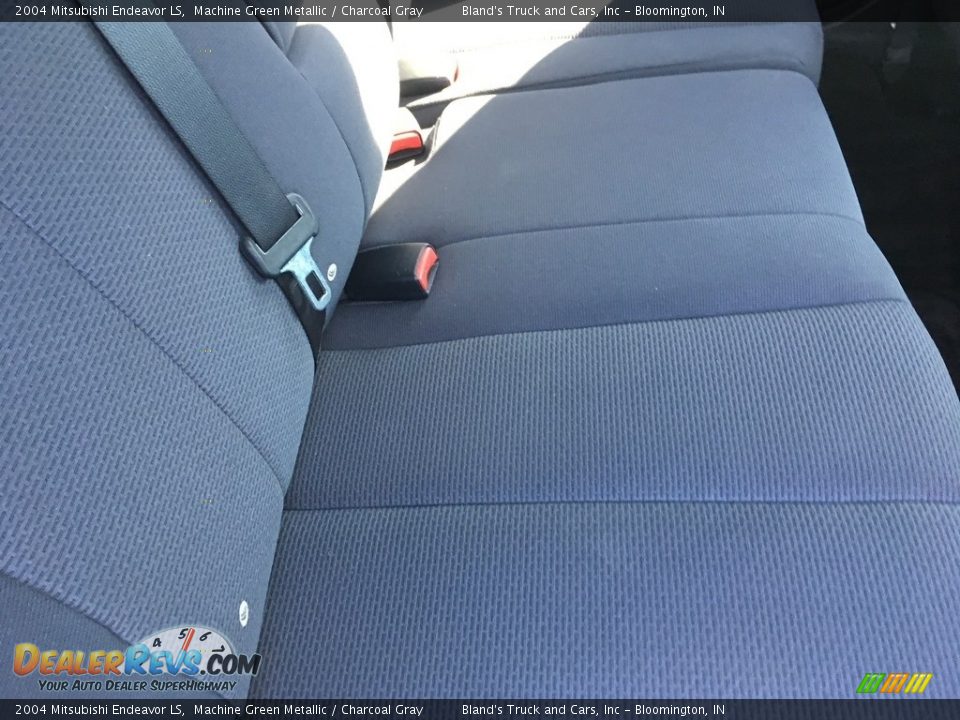 2004 Mitsubishi Endeavor LS Machine Green Metallic / Charcoal Gray Photo #22